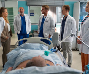 Na dobre i na złe odc. 846. Agata (Emilia Komarnicka-Klynstra), Maks Beger (Tomasz Ciachorowski), Łukasz (Dominik Mirecki), Lena (Weronika Zubowicz), Mazur (Igor Michalski)