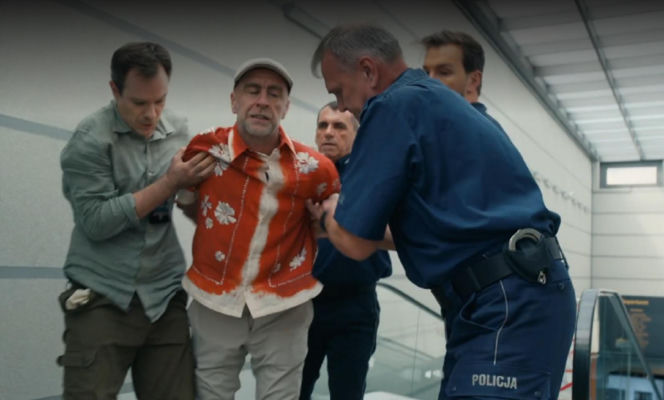 Barwy szczęścia odc. 3272. Marcin Kodur (Oskar Stoczyński), Bazylow  (Andrzej Szeremeta), Majak (Łukasz Borkowski)