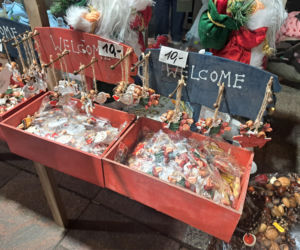 Jarmark Bożonarodzeniowy na Rynku Głównym w Krakowie 2025. Oferta wystawców