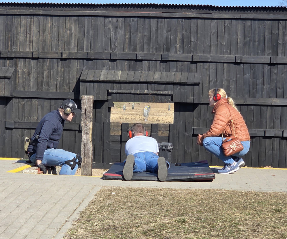 Huk strzałów i tłumy na strzelnicy. Piknik Strzelecki przyciągnął mieszkańców