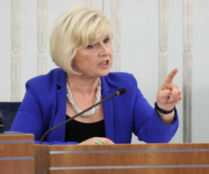 Lidia Staroń maglowana w Senacie