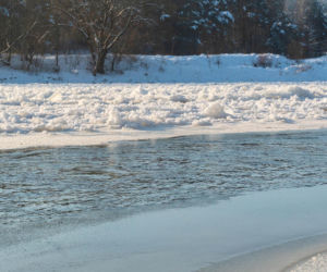 Przeprawy promowe w powiecie tarnowskim czasowo wstrzymane. Kierowcy muszą korzystać z objazdu