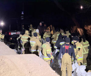 Wkra powyżej poziomu alarmowego. Na miejsce ruszyli strażacy