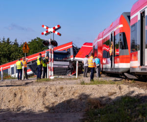 Tory na trasie Szczecin-Tantow uszkodzone po wykolejeniu pociągu