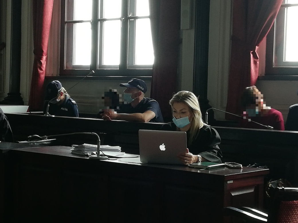 Noworodek uduszony tuż po narodzinach. Świadek: "Każdy wiedział, że ona jest w ciąży, ale ona zaprzeczała" 