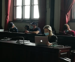 Noworodek uduszony tuż po narodzinach. Świadek: Każdy wiedział, że ona jest w ciąży, ale ona zaprzeczała 