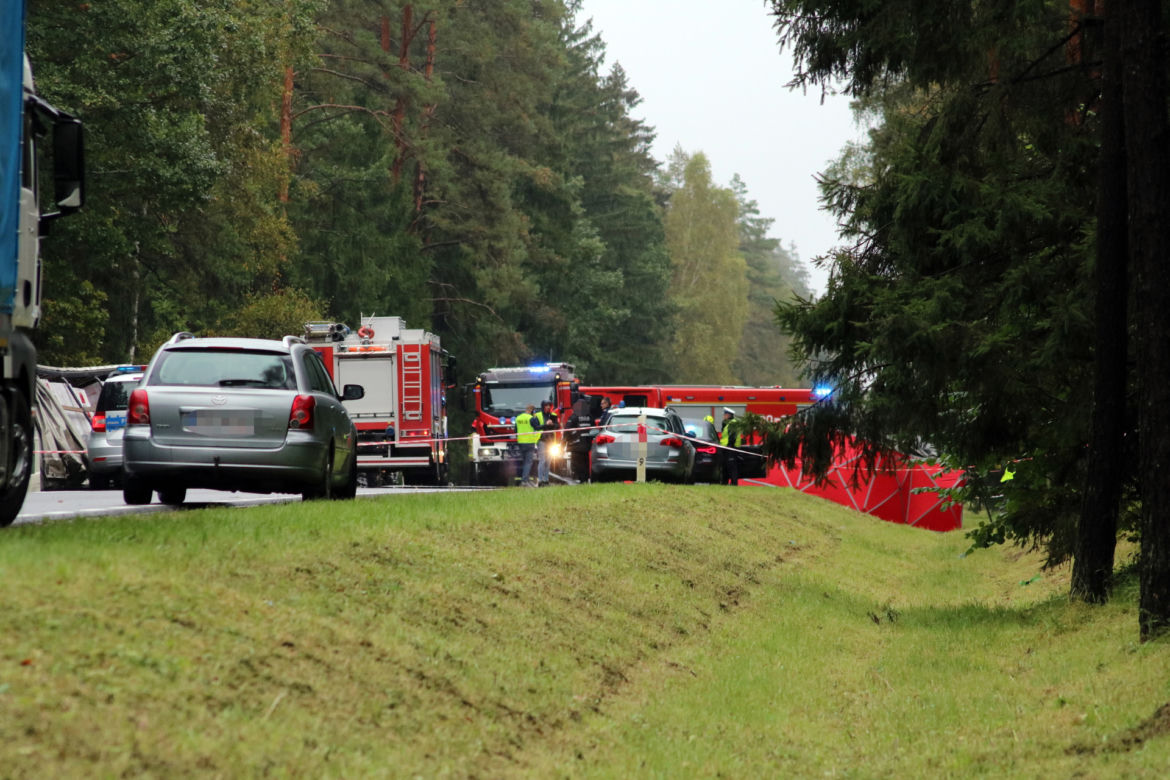 Tatarowce. 30-latek i trzech jego synów nie żyją po czołowym zderzeniu z tirem