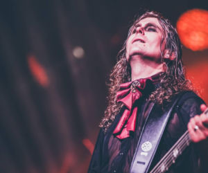 Skrupulatnie wyreżyserowany groteskowy spektakl okraszony nutą surrealizmu – Avatar zawładną Warszawą [RELACJA]