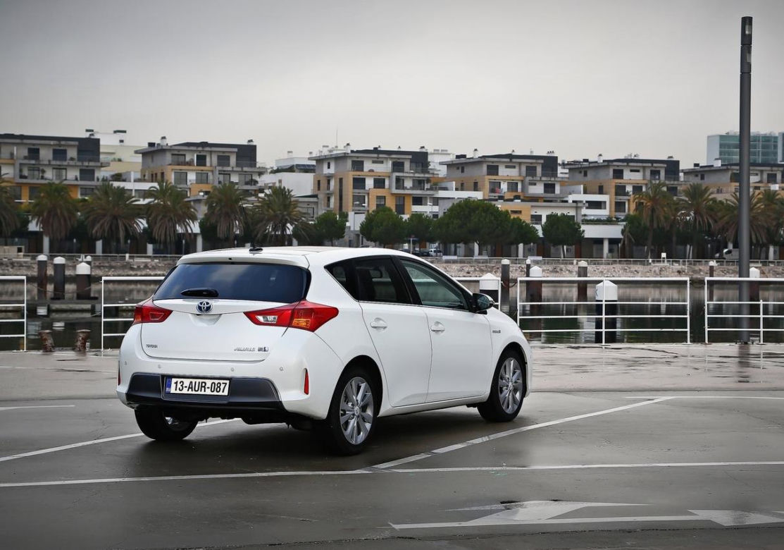 Toyota Auris II Hybrid