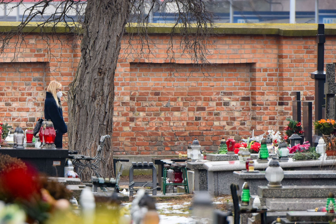 Olejnik uczciła rocznicę śmierci matki 