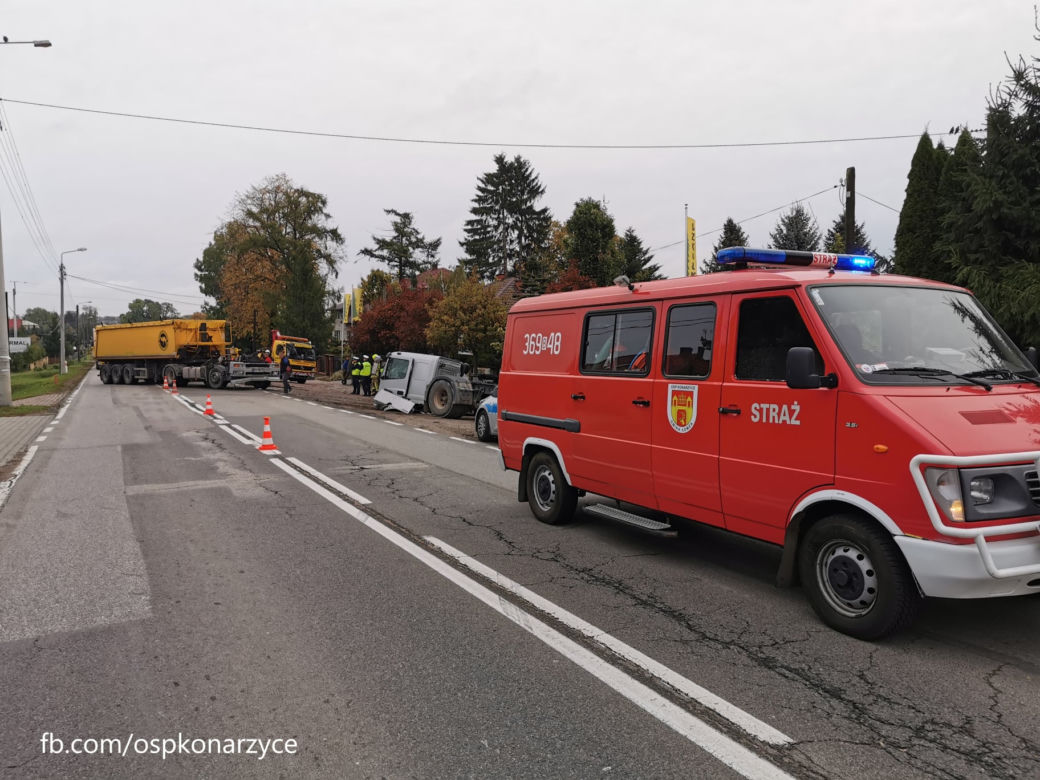 Podlaskie: Konarzyce. Od ciężarówki oderwała się kabina. W środku kierowca