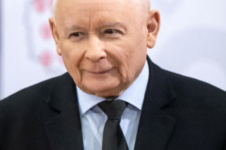 Prezesowi znów wiercą za ścianą
