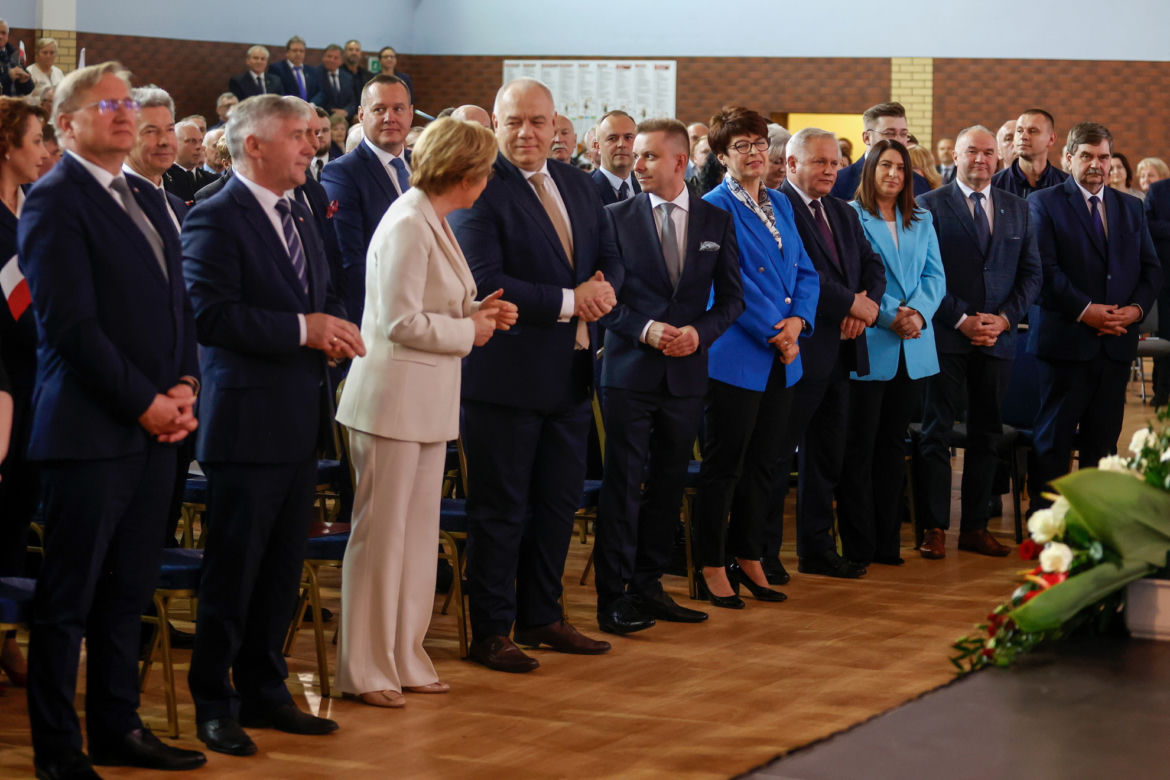 Premier Sasin chwali się budżetem: Rekordowa kwota! 