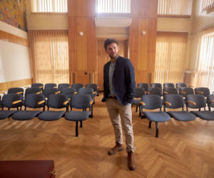 Mecenas Porada.  Sebastian Krasiński (Antoni Królikowski) 