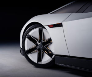 Latająca Tesla stała się rzeczywistością? Roadster wykonał niezwykły manewr