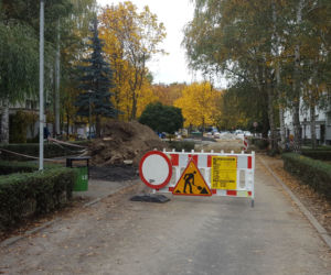 Rozkopy na osiedlu Przyjaźni w Lesznie. Będa nowe parkingi na ul. Niemieckiej