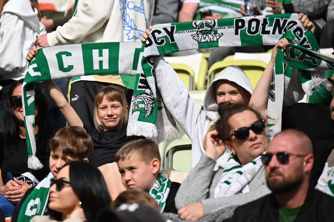 Lechia Gdańsk - Legia Warszawa: Zdjęcia kibiców z meczu 33. kolejki PKO BP Ekstraklasy