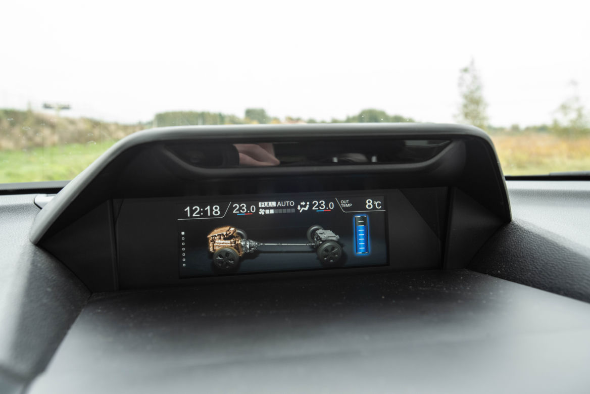 Subaru Forester e-BOXER vs Honda CR-V Hybrid