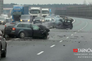 Wypadek na A4 w stronę Tarnowa. Lądował LPR, ogromne korki