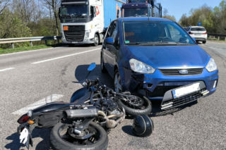 Wypadek w Rudniku. 36-letni motocyklista trafił do szpitala