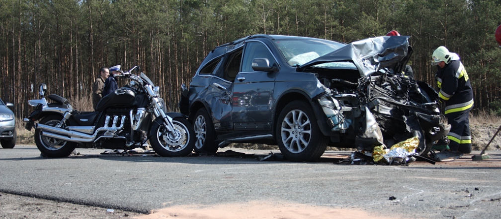 ZIELONKA: Trzej MOTOCYKLIŚCI ZGINĘLI w zderzeniu z terenową HONDĄ