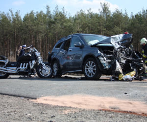 ZIELONKA: Trzej MOTOCYKLIŚCI ZGINĘLI w zderzeniu z terenową HONDĄ