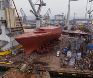 Transport bloku dziobowego pierwszej fregaty programu Miecznik - przyszłego ORP Wicher