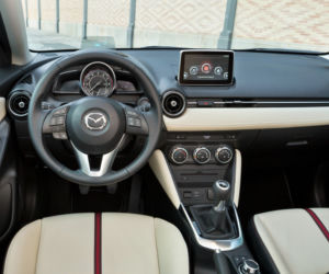 nowa Mazda 2 na rok 2015