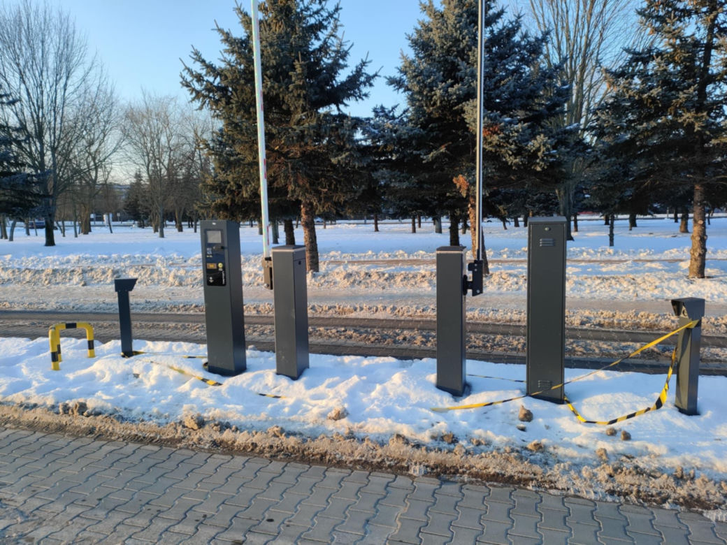 Łomża. Za parking przy szpitalu zapłacimy w automacie. Nowe zasady korzystania z parkingu od 9 lutego
