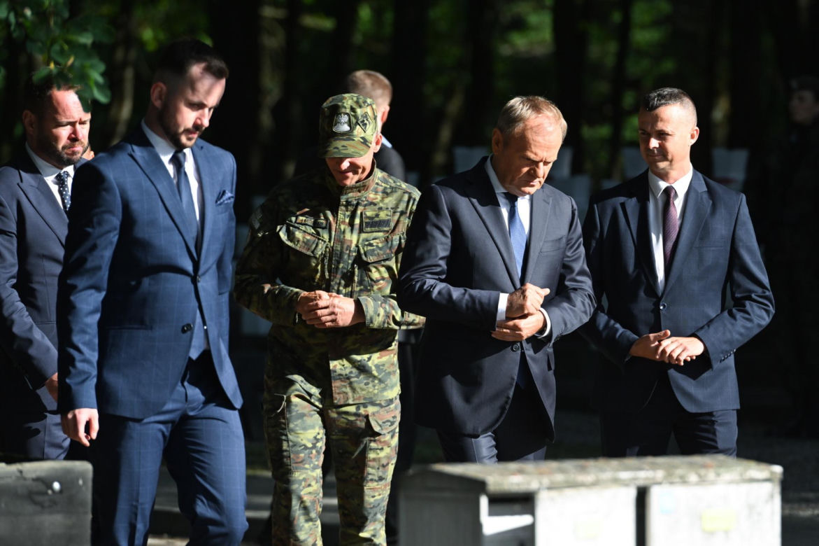 Donald Tusk stanowczo: "Musimy stać za polskimi żołnierzami"