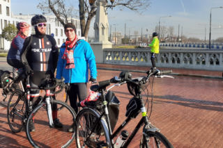 Lubelscy rowerzyści wyruszyli. Pokonają 103 kilometry w 103. rocznicę odzyskania niepodległości [GALERIA]