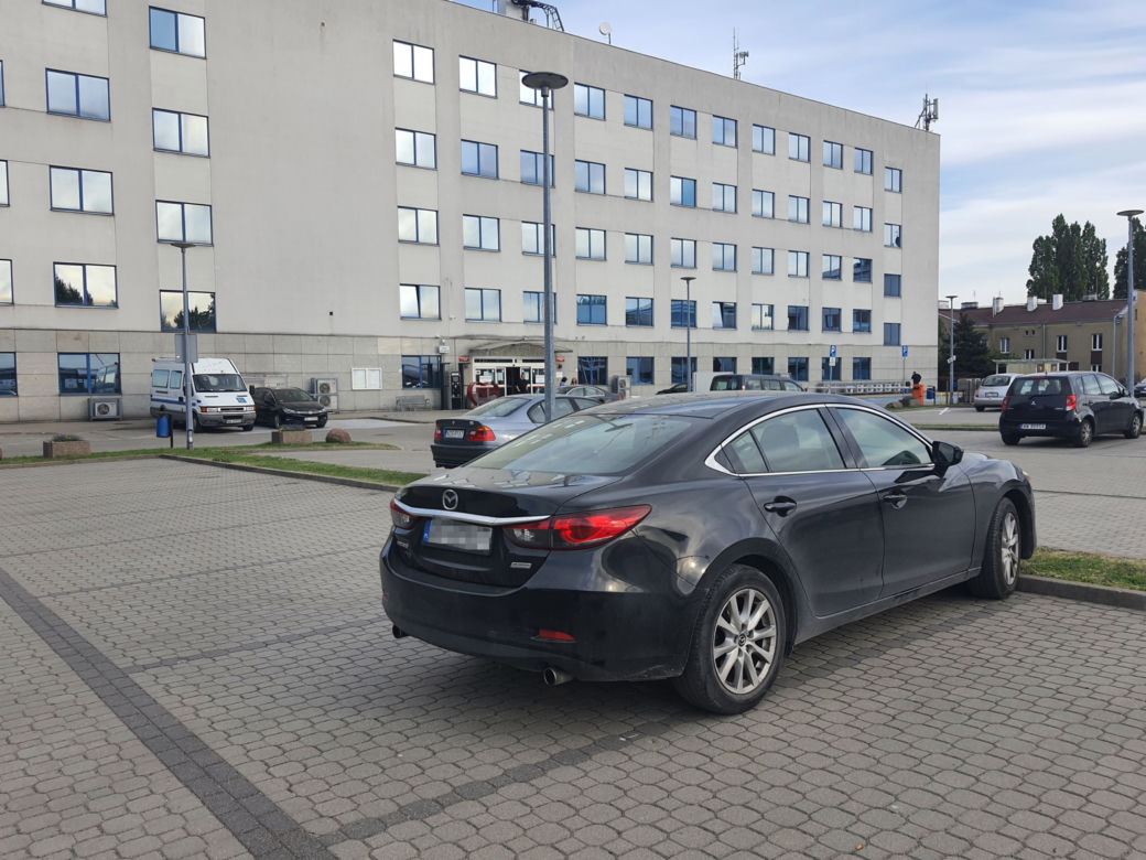 Pijany urzędnik Rafała Trzaskowskiego zatrzymany przed urzędem. Wydmuchał ponad dwa promile