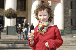 Pamiętacie rezolutną Jadzię z Dużych dzieci? Dziś dziecięca gwiazda ma już 25 lat