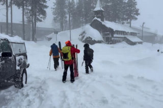 Wielka lawina porwała ludzi! Dziesięciu zaginionych narciarzy
