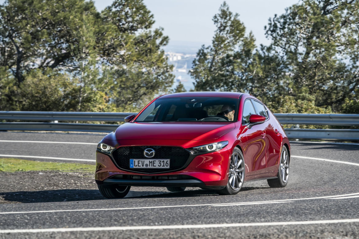 Mazda 3 2.0 SKYACTIV-G 122 KM 6MT (Soul Red Crystal)