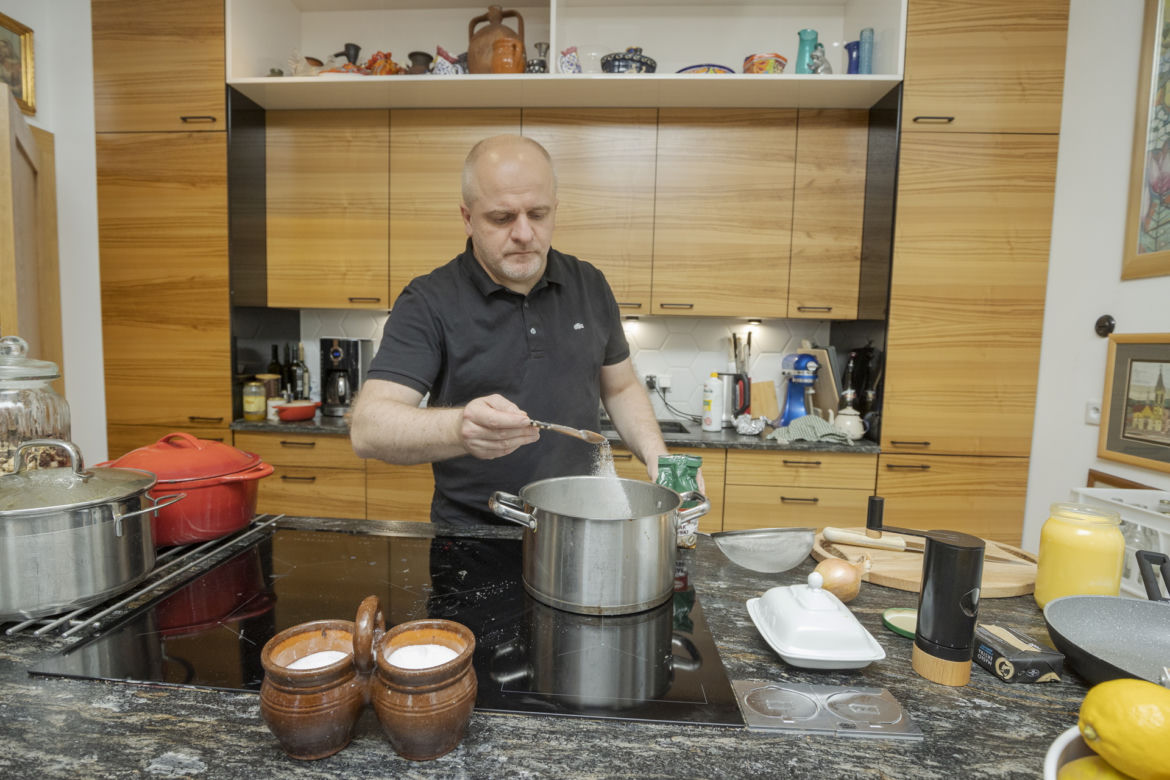 Paweł Kowal. Mistrz kaszotto z grzybami