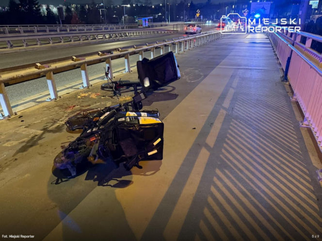 Rowerami dostarczali jedzenie, zderzyli się na wiadukcie. Polała się krew, jeden z nich stracił zęby!