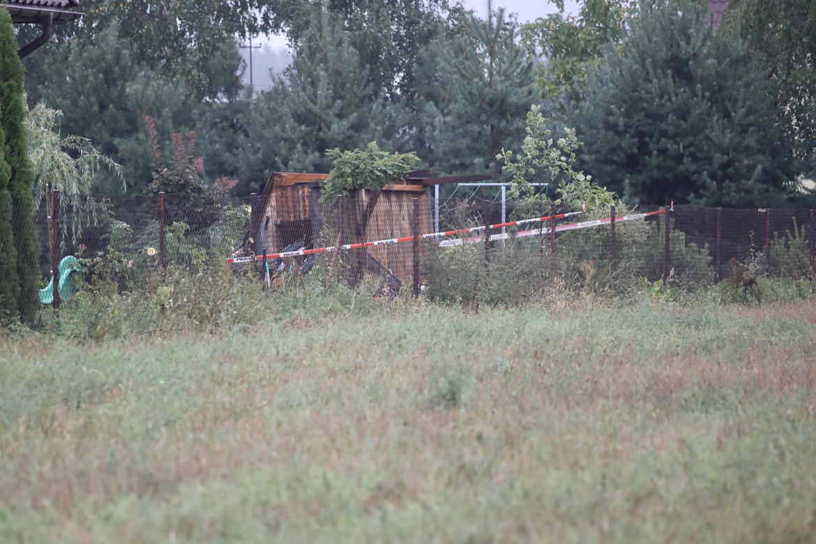 11-letni Kacper przygnieciony przez drewniany domek na podwórku. Chłopak zmarł po długiej reanimacji