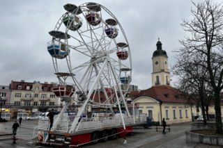 Białystok ma swój diabelski młyn! Zobacz nową atrakcję na Rynku Kościuszki