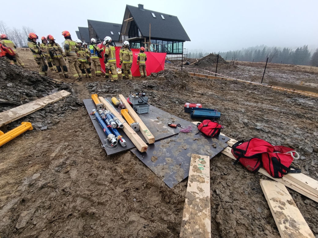 Nie żyje mężczyzna przysypany przez ziemię. Tragedia na Podhalu