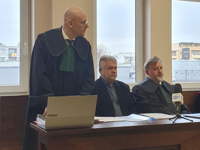 Związał księdza i zakleił mu usta. Zabił dla pieniędzy z kolędy. Tomasz J. Przed sądem