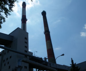 Ruszyła rozbiórka komina elektrociepłowni