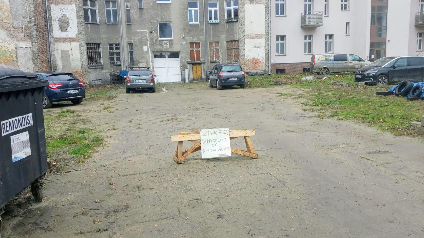Mieszkańcy chcieli poradzić sobie z problemem. Efekt? Internet pęka ze śmiechu!