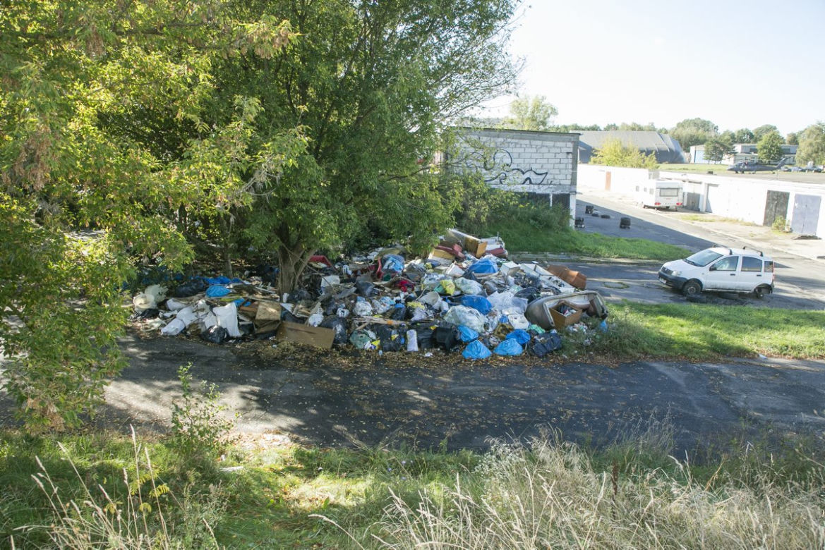 Mieszkańcy Himalajskiej toną w śmieciach