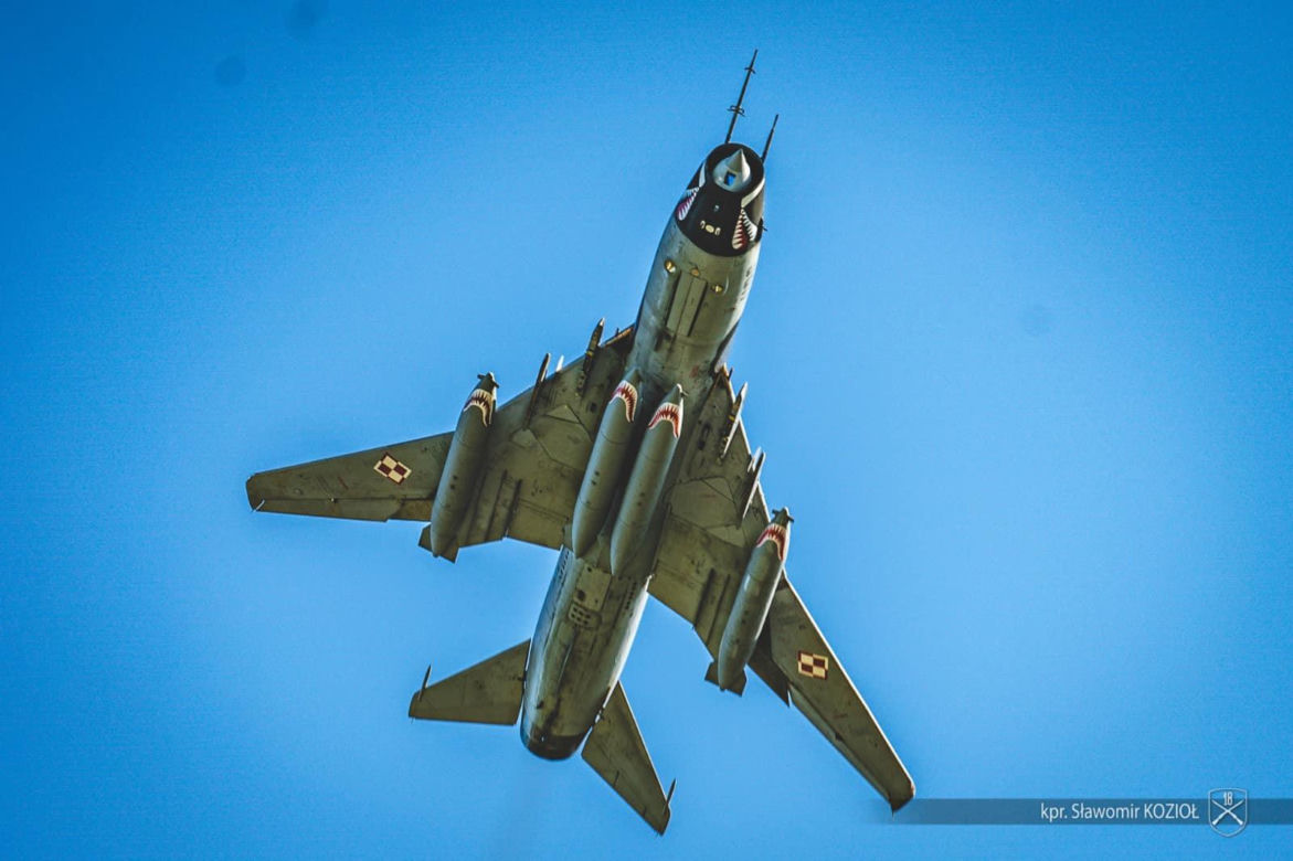 Na drodze pod Nidzicą wylądował myśliwiec F-16. To pierwsze takie ćwiczenia od 20 lat