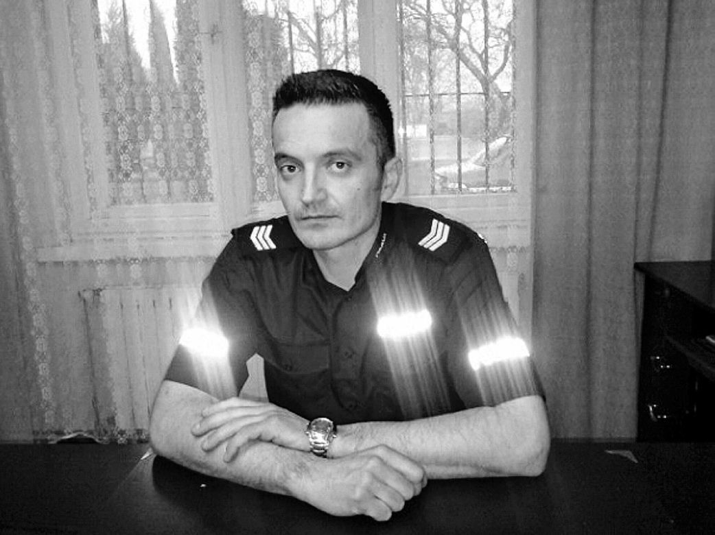 Policjant zginął przez tirówki
