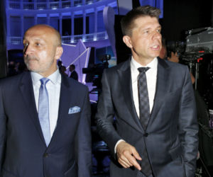 Wystrojony Marcinkiewicz na premierze filmu Vegi. Ale z niego przystojniak