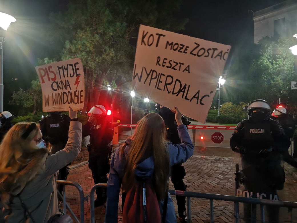 Protesty kobiet 28.10.2020. Polki manifestują w Warszawie