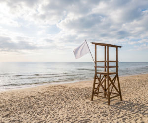 Sinice Świnoujście. Czy w Świnoujściu można się kąpać 30.08? Flaga, warunki pogodowe