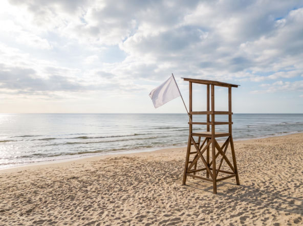 Sinice Świnoujście. Czy w Świnoujściu można się kąpać 30.08? Flaga, warunki pogodowe